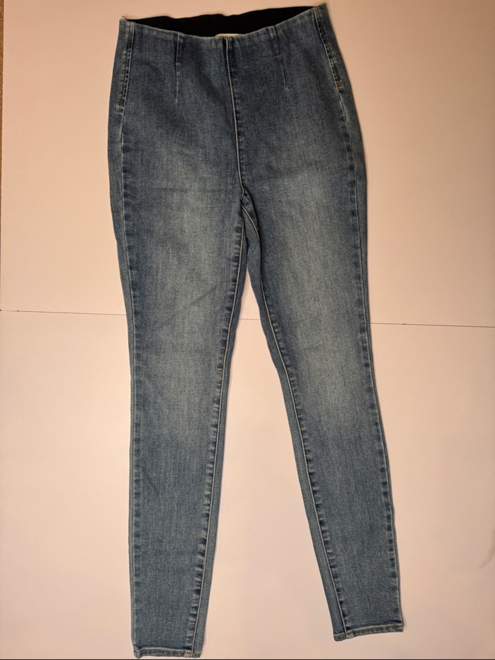 White House Black Market Slim High-Rise Skinny pull- on Jeans - Light Blue Wash